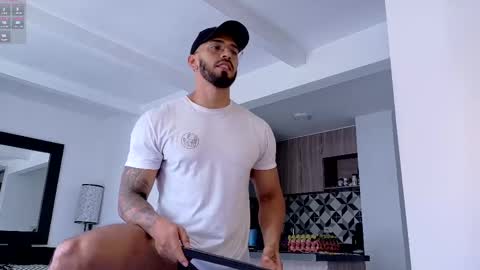 tony muscle1 online show from September 26, 4:59 pm