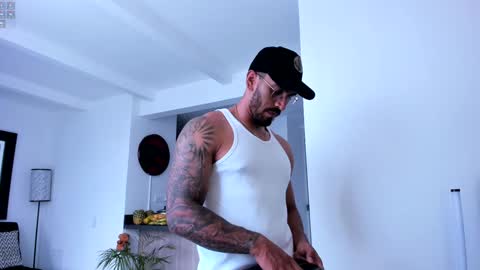 tony muscle1 online show from December 24, 8:27 pm