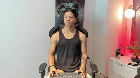 tony_petrov online show from November 9, 9:30 pm