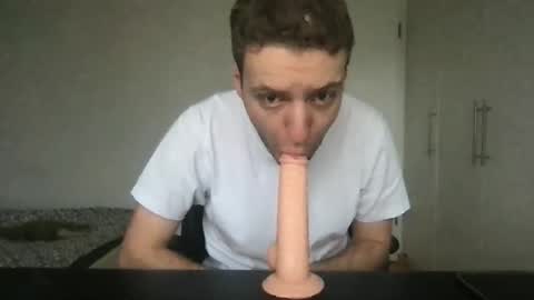 Max online show from December 19, 7:38 am