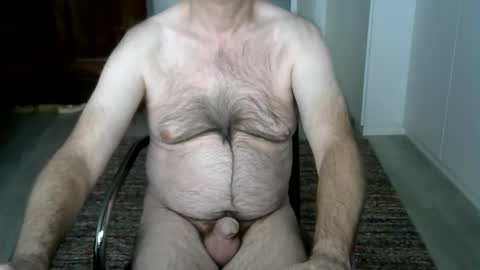 Snapshot of tooohard chatting on January 6, 9:41 am Alex online show from January 6, 9:41 am