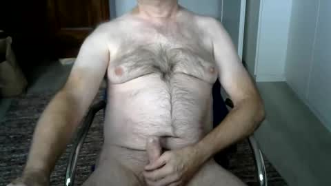 Snapshot of tooohard chatting on October 20, 9:02 am Alex online show from October 20, 9:02 am