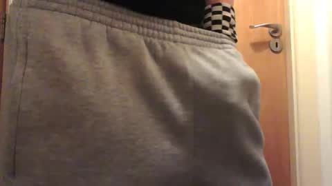 trackielad online show from February 21, 8:05 pm