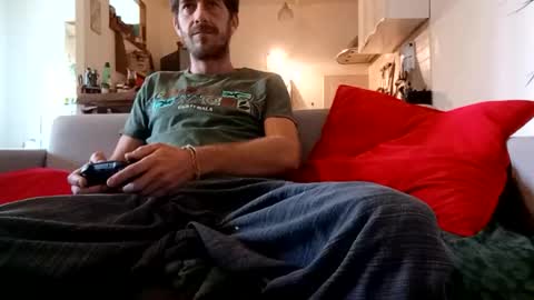 Snapshot of traveler_of_pleasure chatting on October 27, 10:17 am traveler_of_pleasure online show from October 27, 10:17 am