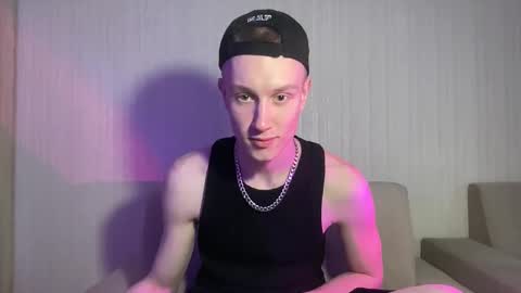 Travis online show from April 23, 9:14 am