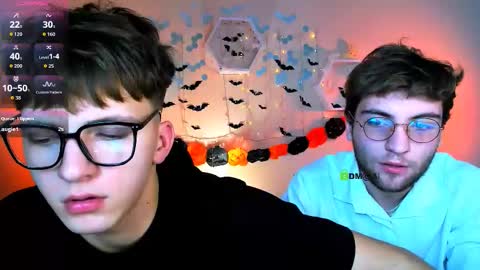 Snapshot of travis_wolf_ chatting on October 25, 7:15 pm Travis online show from October 25, 7:15 pm