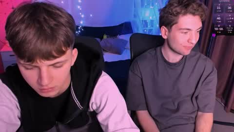 Travis online show from December 17, 8:59 pm