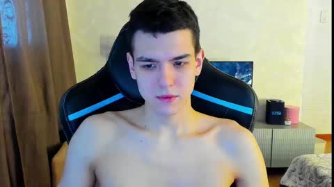 travisrivas online show from March 12, 10:59 am