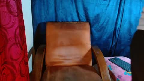 TRAV - INDEPENDENT MODEL online show from February 13, 7:52 pm