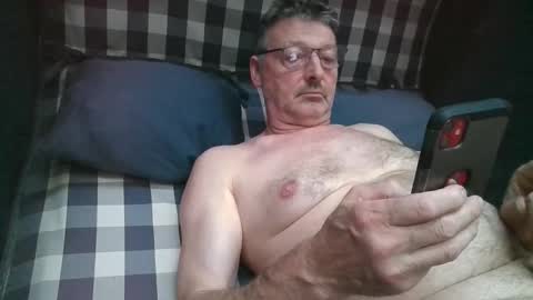 Snapshot of trebgeis1 chatting on September 8, 3:55 pm trebgeis1 online show from September 8, 3:55 pm