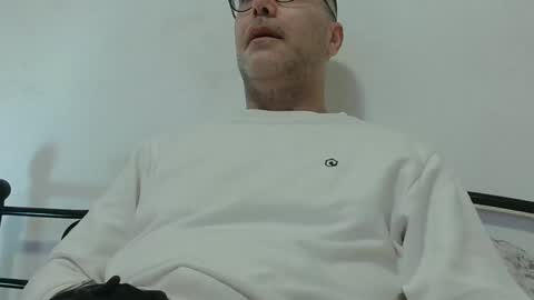 Snapshot of trevido4u chatting on February 3, 4:46 am trevido4u online show from February 3, 4:46 am