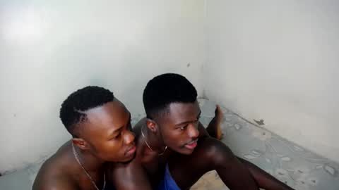 Trisboo5 online show from December 6, 1:11 pm