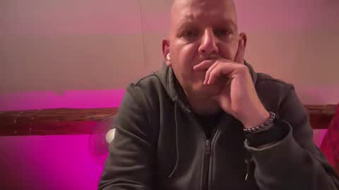 Snapshot of tritonspace chatting on September 25, 4:44 am Triton online show from September 25, 4:44 am