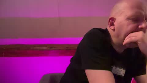 Snapshot of tritonspace chatting on October 24, 5:09 am Triton online show from October 24, 5:09 am