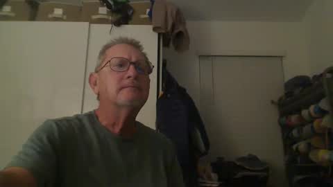 Snapshot of troffer1020 chatting on October 28, 2:58 am Troffer online show from October 28, 2:58 am
