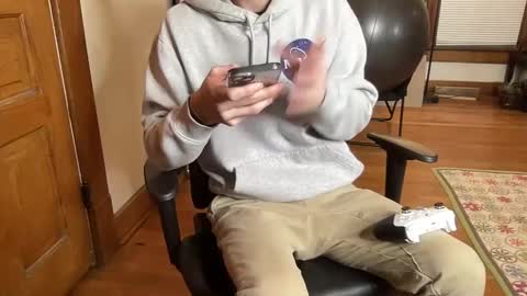 Snapshot of trystoph chatting on December 15, 9:35 am Treistoph online show from December 15, 9:35 am