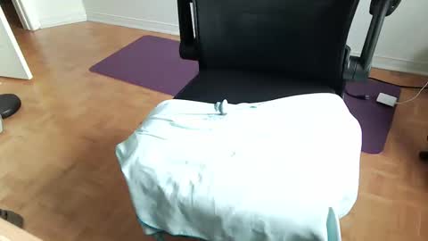 Snapshot of tt_boy2000 chatting on October 23, 5:49 pm TT Boy2000 online show from October 23, 5:49 pm