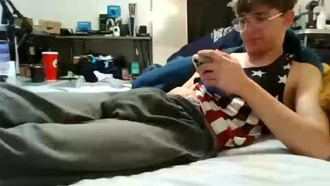 Snapshot of twinktools chatting on October 13, 2:56 pm shytwink online show from October 13, 2:56 pm