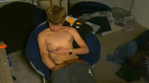 Snapshot of twinktools chatting on September 25, 3:22 pm shytwink online show from September 25, 3:22 pm