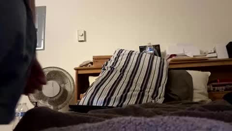 TwinkyMcgee online show from March 11, 6:42 am