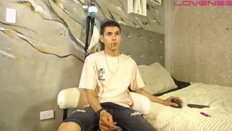 Snapshot of tyler_coopr chatting on October 21, 4:26 am tyler cooper online show from October 21, 4:26 am