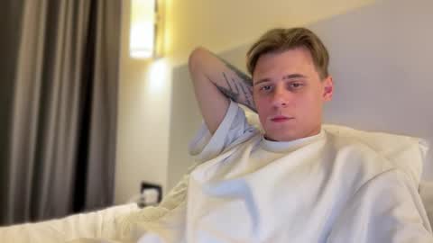 tyler_garrner online show from October 3, 3:17 pm