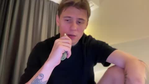 tyler_garrner online show from October 18, 8:36 pm