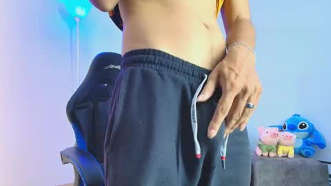 Snapshot of tylerwhiite_ chatting on September 16, 2:07 pm   online show from September 16, 2:07 pm