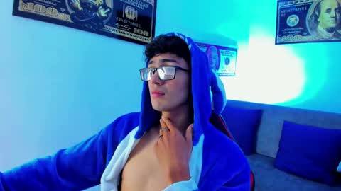 Snapshot of tylerwhiite_ chatting on January 24, 3:11 am   online show from January 24, 3:11 am
