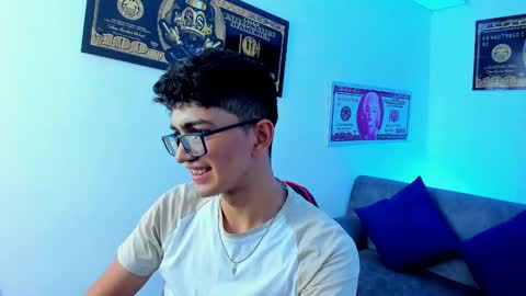 Snapshot of tylerwhiite_ chatting on January 21, 2:55 am   online show from January 21, 2:55 am