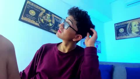 Snapshot of tylerwhiite_ chatting on December 23, 3:07 am   online show from December 23, 3:07 am