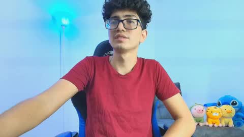 Snapshot of tylerwhiite_ chatting on October 26, 6:43 pm   online show from October 26, 6:43 pm