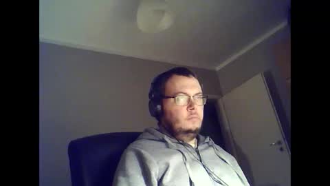 tyradi1991 online show from December 3, 7:00 pm