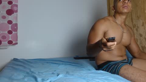 Snapshot of ulisess15 chatting on January 5, 10:53 am Felipe  model independent online show from January 5, 10:53 am