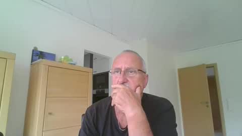 Ulli online show from May 6, 9:21 am