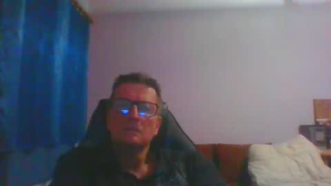 ulmeni4 online show from November 20, 3:33 pm