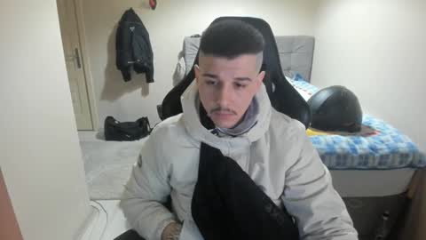Snapshot of ulxer chatting on February 13, 7:21 pm hi im mike tyson -  online show from February 13, 7:21 pm