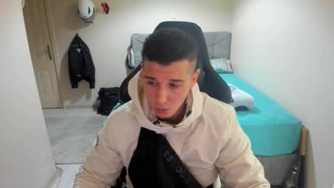 Snapshot of ulxer chatting on October 8, 8:46 pm hi im mike tyson -  online show from October 8, 8:46 pm