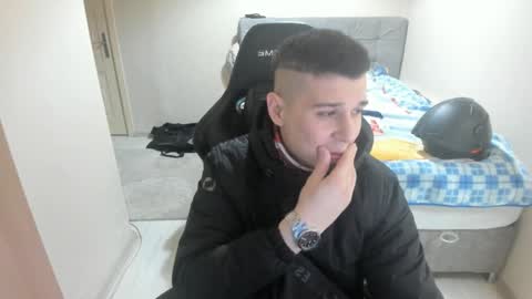 Snapshot of ulxer chatting on January 18, 7:37 pm hi im mike tyson -  online show from January 18, 7:37 pm