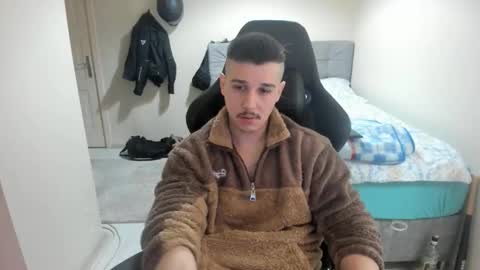 Snapshot of ulxer chatting on February 21, 8:05 pm hi im mike tyson -  online show from February 21, 8:05 pm