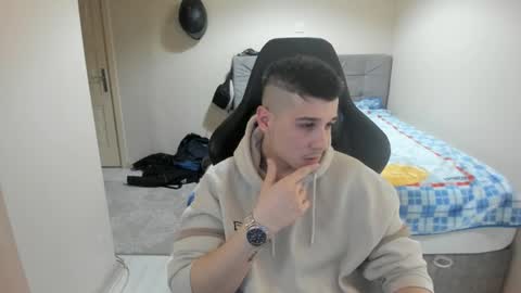Snapshot of ulxer chatting on January 25, 6:57 pm hi im mike tyson -  online show from January 25, 6:57 pm