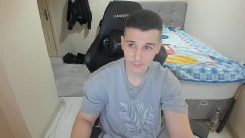 Snapshot of ulxer chatting on January 28, 6:07 pm hi im mike tyson -  online show from January 28, 6:07 pm