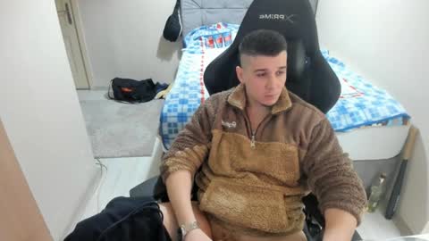 Snapshot of ulxer chatting on December 21, 8:10 pm hi im mike tyson -  online show from December 21, 8:10 pm