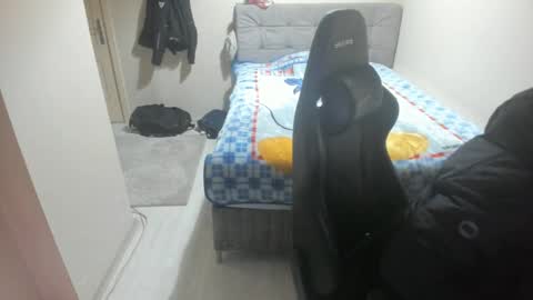 Snapshot of ulxer chatting on February 2, 7:46 pm hi im mike tyson -  online show from February 2, 7:46 pm