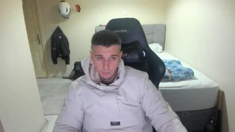 Snapshot of ulxer chatting on October 25, 8:54 pm hi im mike tyson -  online show from October 25, 8:54 pm