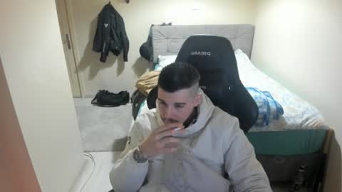 Snapshot of ulxer chatting on February 22, 7:43 pm hi im mike tyson -  online show from February 22, 7:43 pm