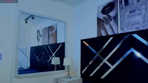 un_sluttyy online show from May 19, 11:49 am
