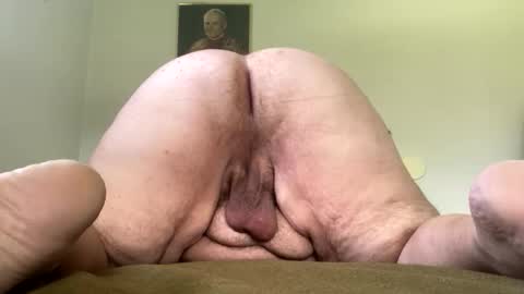 Hairy Sally online show from October 25, 4:20 pm