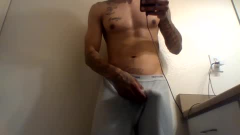 Snapshot of uncut_papi1989 chatting on February 12, 5:58 am tele kuzhbuzh online show from February 12, 5:58 am