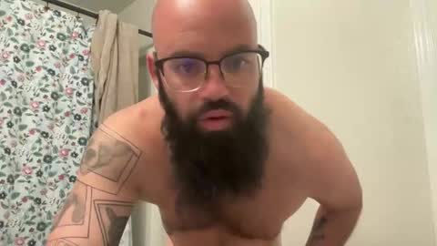 uncutbeard129840 online show from December 18, 1:23 am